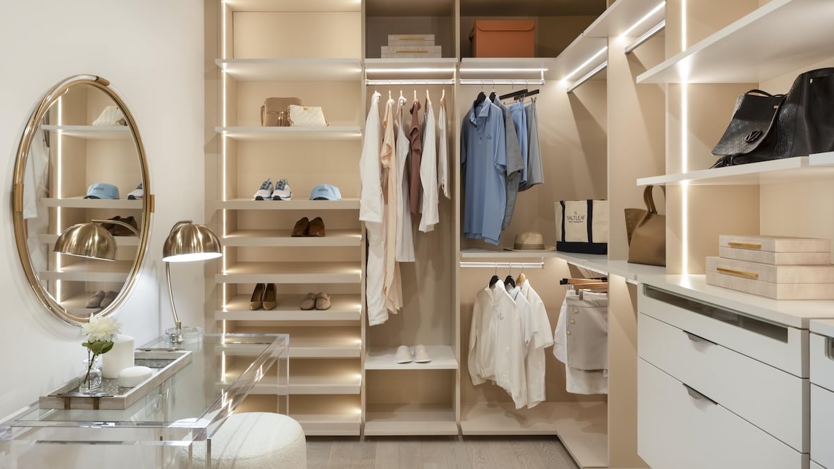 RCREB_ST_M06_Master Closet_Cropped