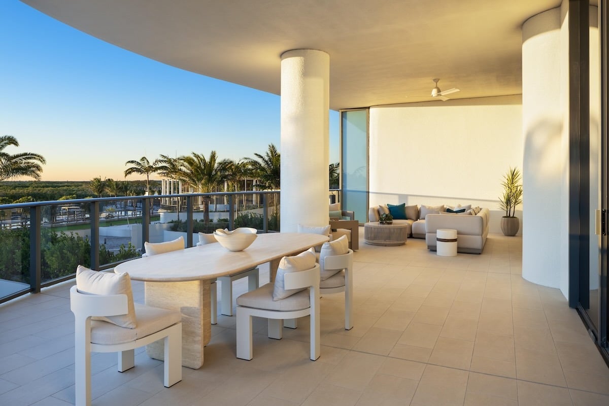 RCREB_ST_M06_OutdoorLiving_NoT2